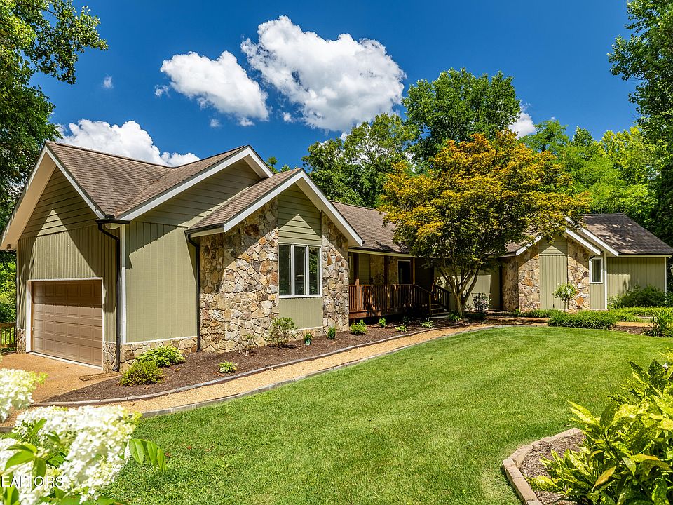 1st image of 220 Melton Hill Dr