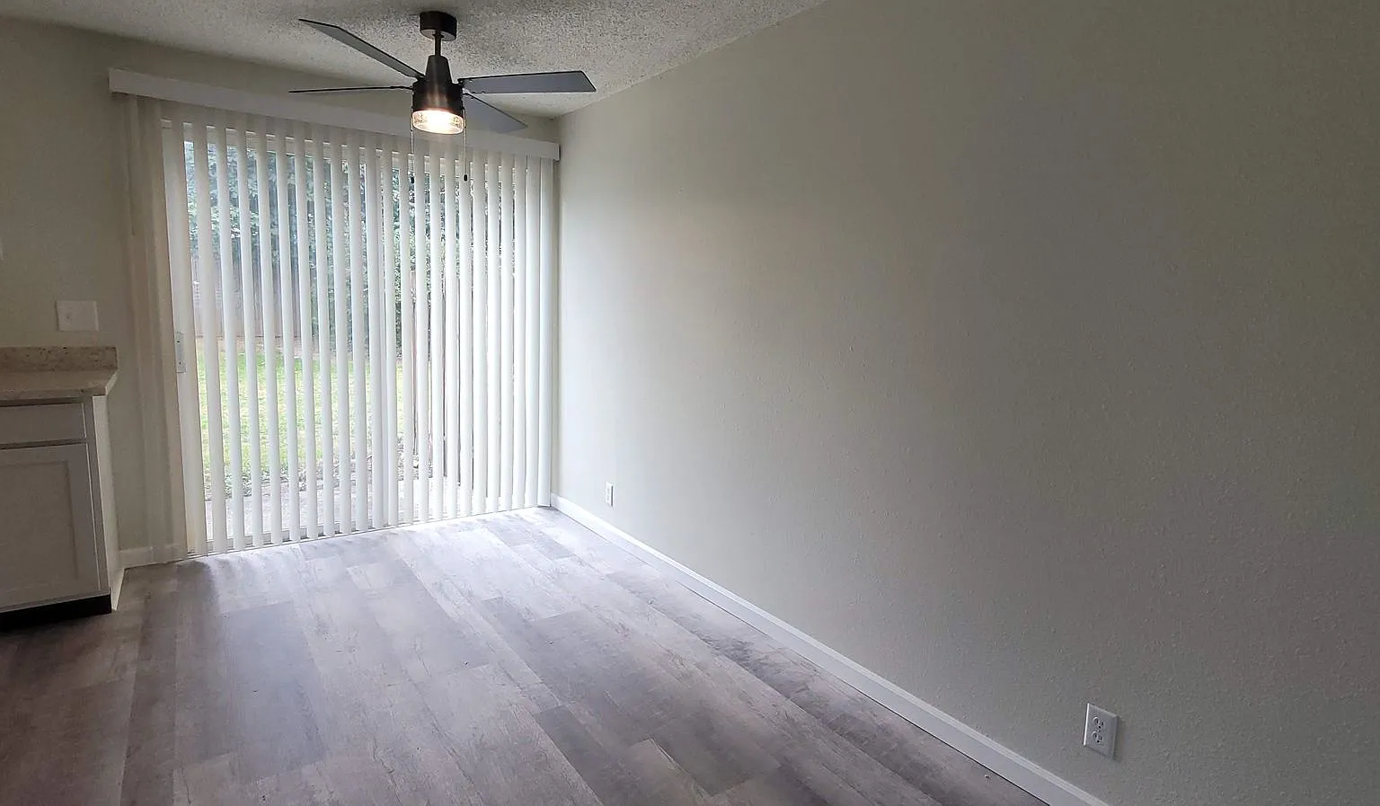 No Rent in Until 10/1! — Photo 4