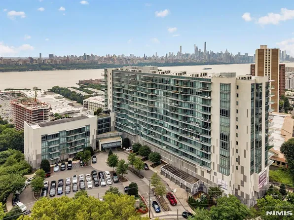 320 Adolphus Ave #611, Cliffside Park, NJ 07010