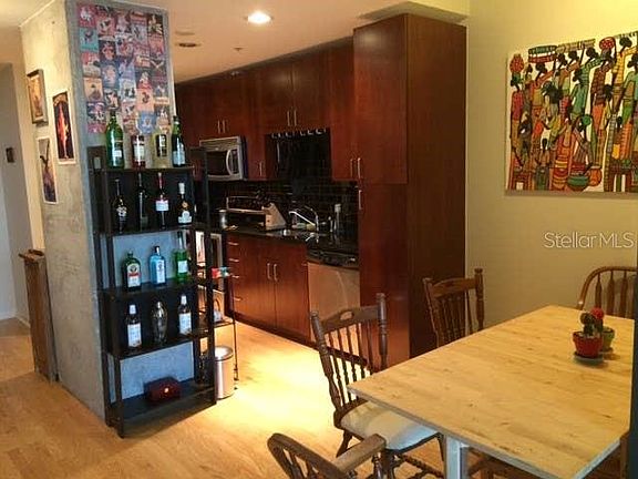 4th image of 155 Court Ave #1811