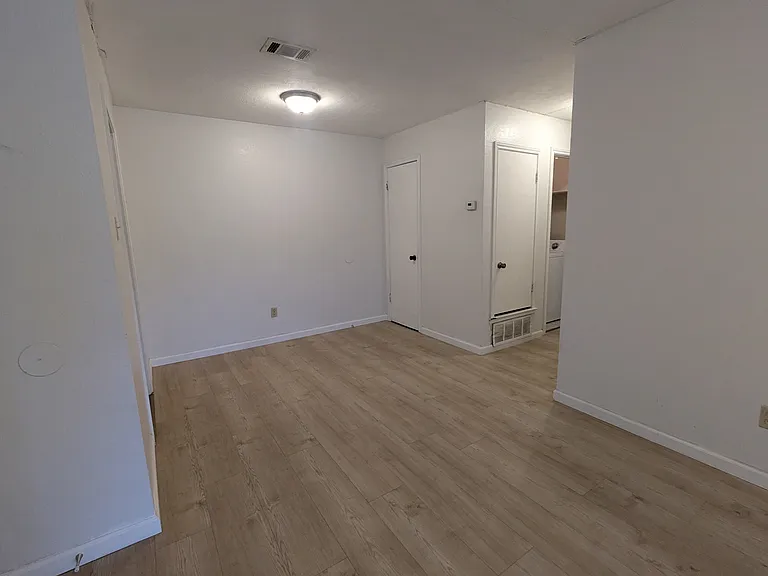 1002 Charisse St #C — Photo 11