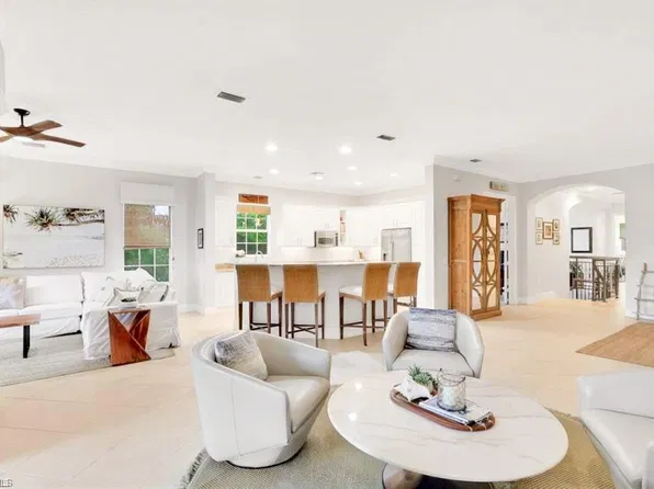 9097 Cherry Oaks TRL #202, NAPLES, FL 34114