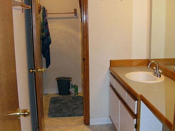 4th image of 3915 Plomondon St