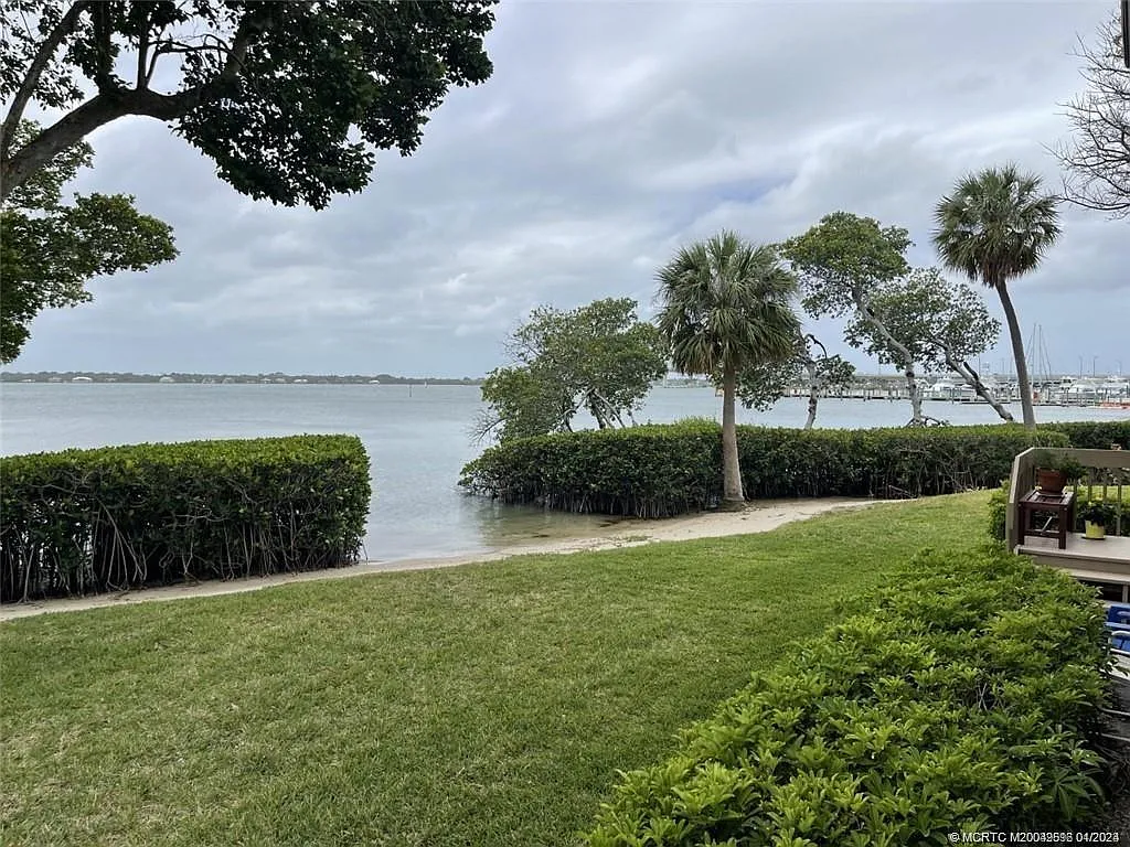 1 bed, 1.0 bath, 911 sqft, $2,100 — Photo 3