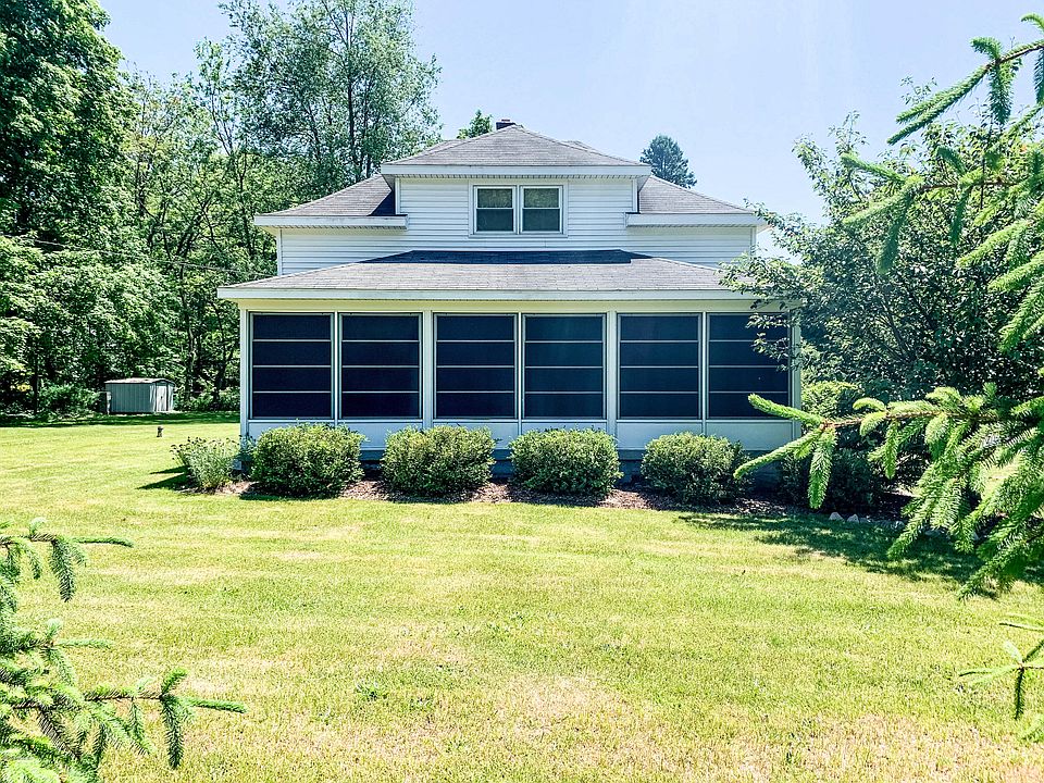 1st image of 1934 Lake Michigan Dr NW