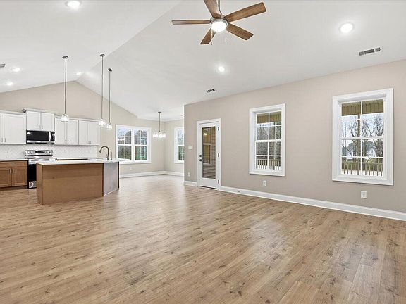 4th image of 7379 Hill Rd