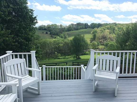 Deck  at back of house