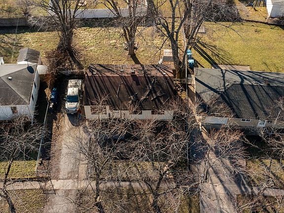5th image of 22440 Clyde Ave