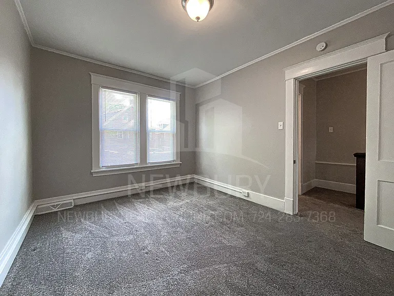 303-317 Wilson Ave — Photo 27