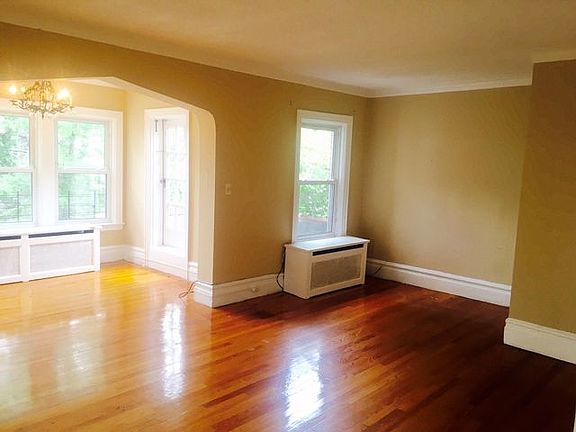 3rd image of 18458 Midland Pkwy