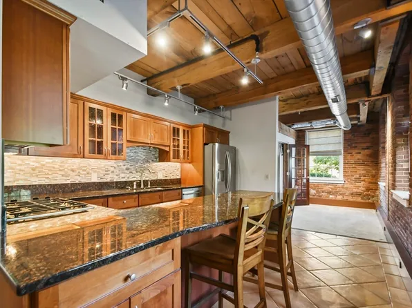 25 Cedar St Unit 7, Amesbury, MA 01913