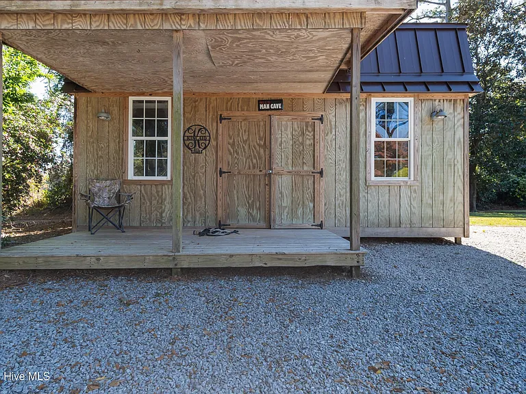 810 Madam Moores Ln #A — Photo 68