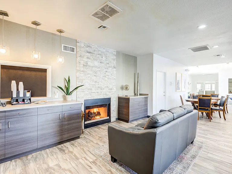 Gramercy Parc Senior Apartments — Photo 8