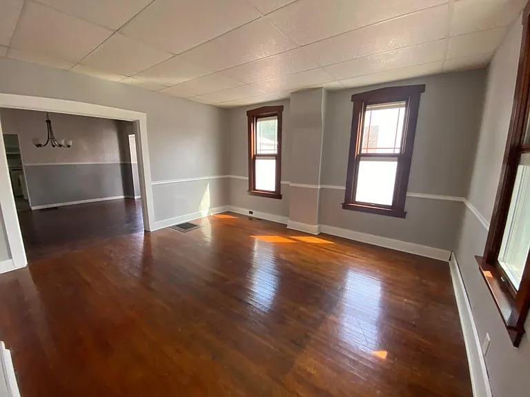 2231 Hampshire St — Photo 3