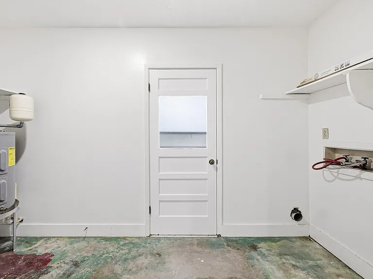 301 N Manor Dr #B — Photo 16