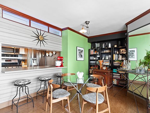 4th image of 500 W 43rd St APT 39F