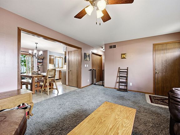 5th image of 607 1st Ave