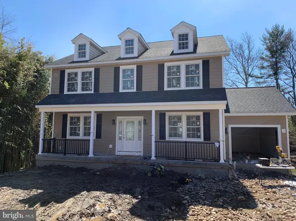 70 Old Locust Ave, Fallsington, PA 19054