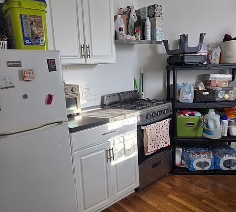 5th image of 3320 S Schauer Ave #1