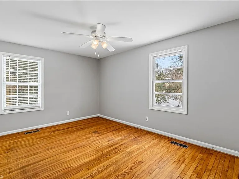 720 S Elam Ave — Photo 15