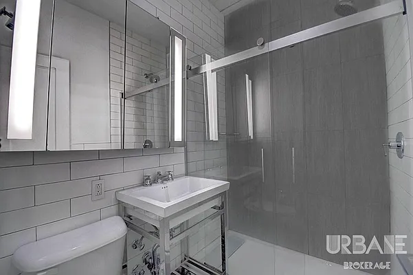 Rented by Urbane Brokerage | media 19