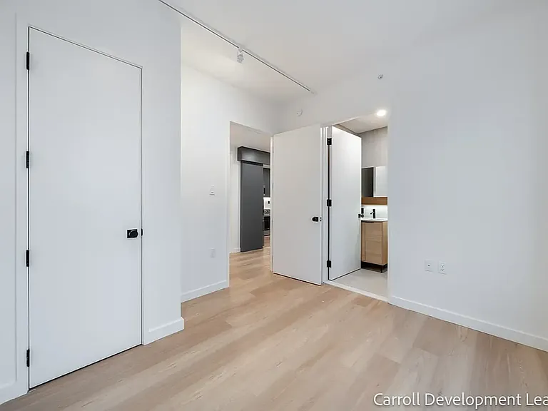931 Carroll St #C1213 — Photo 6