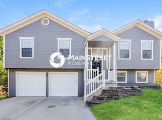 411 Allendale Ct, Greenwood, MO 64034