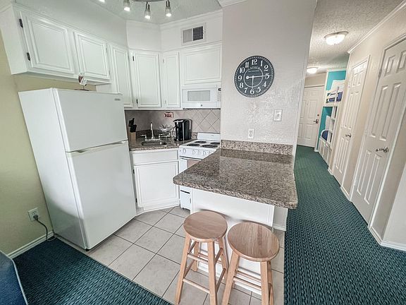 3rd image of 6102 Seawall Blvd #370