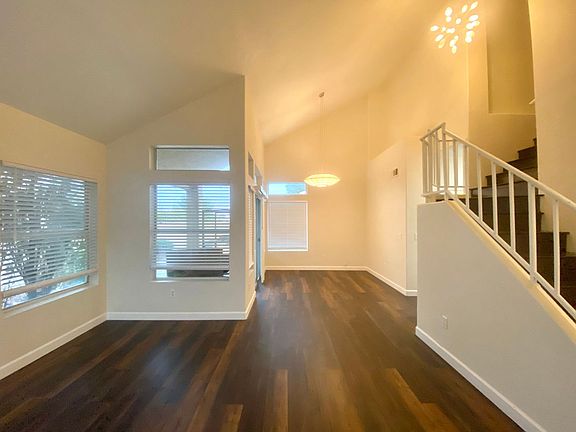 3rd image of 2516 Cortina Ave