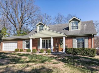 2324 Putter Ln, Saint Louis, MO 63131
