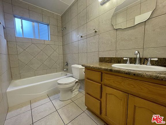 2nd image of 1122 N Formosa Ave APT 2