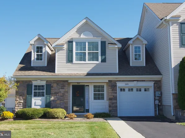 205 Village Dr, Blandon, PA 19510