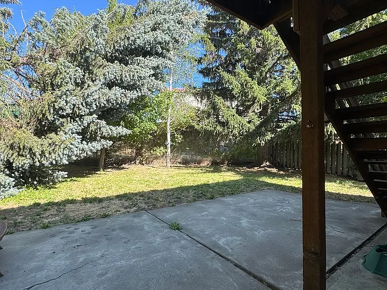 1204 N B St — Photo 36