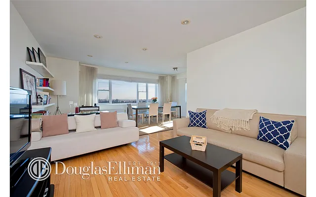 Rented by Douglas Elliman | media 19