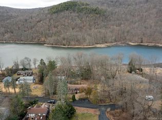 15 Pleasantview Rd, Sherman, CT 06784