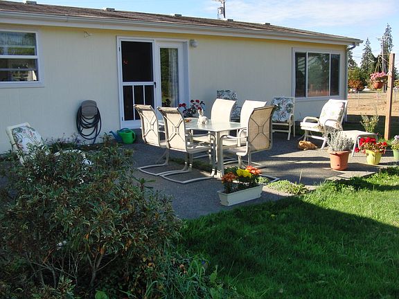 3rd image of 23 Harmony Ln