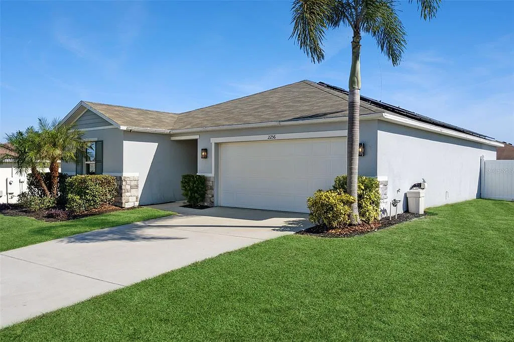 3 bed, 2.0 bath, 1537 sqft, $1,950 — Photo 4