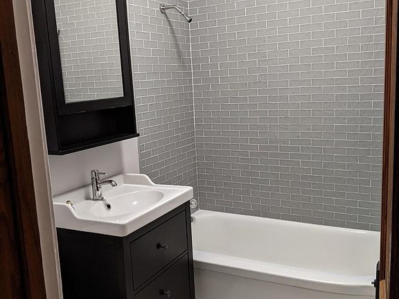 3rd image of 2730 N Campbell Ave #2R
