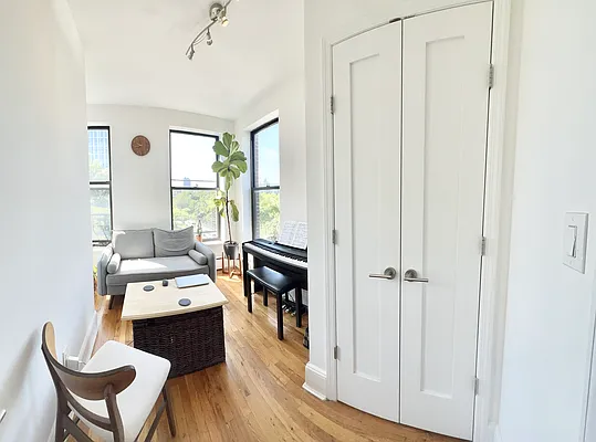 Rented by EastMount Realty LLC | media 11