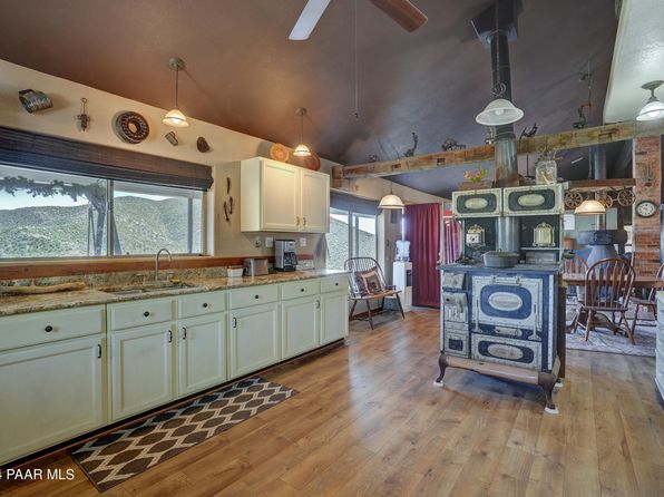 13500 S Dandrea Rd, Mayer, AZ 86333
