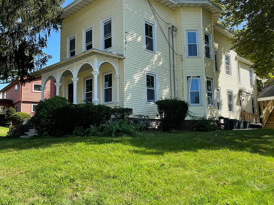 18 Silver St