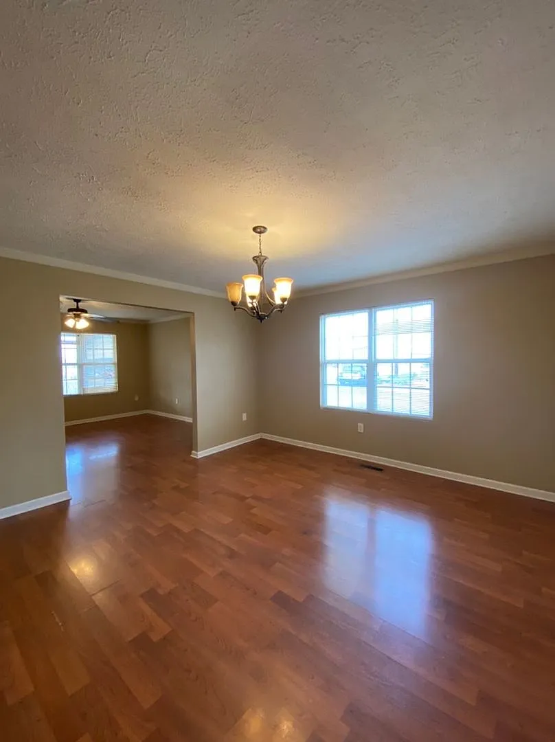 705 Knox Avenue — Photo 4