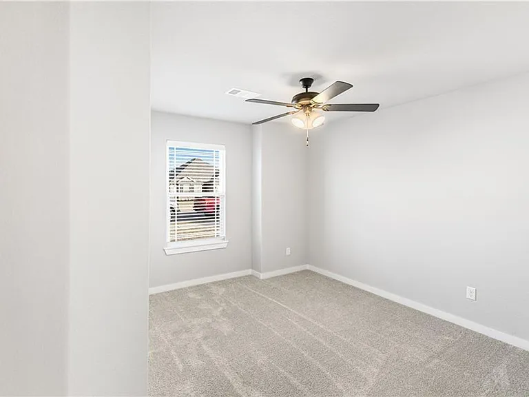 410 Peach Ave — Photo 33