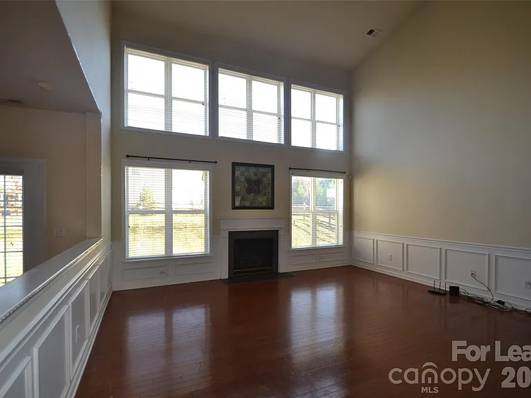 221 Montibello Dr — Photo 4