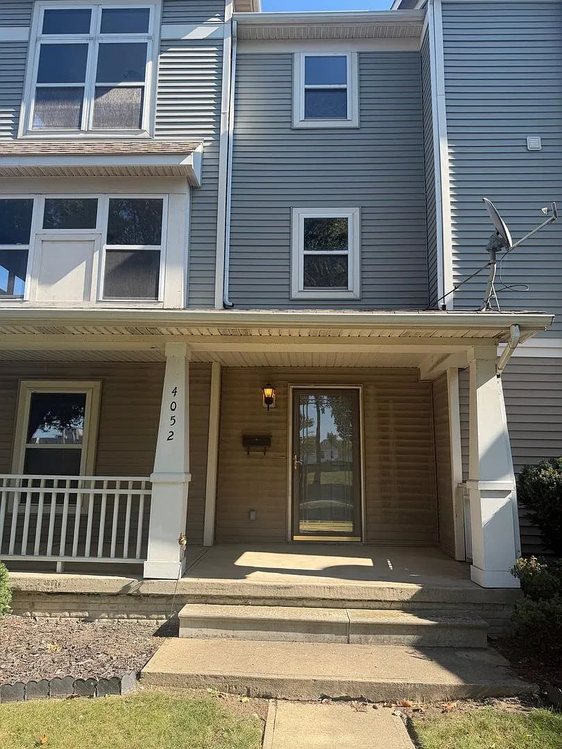 Spacious 3-Bedroom Home with 2 Full + 2 Half Baths Vouchers Welcome! — Photo 2