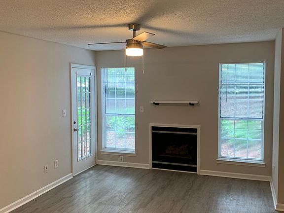 5th image of 126 Granville Ct
