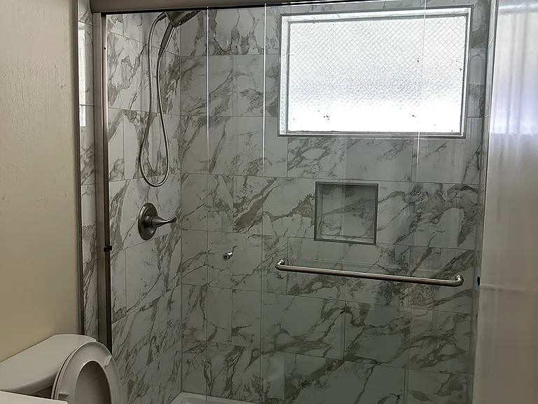 646 Grand Fir Ave #4-FIR — Photo 4