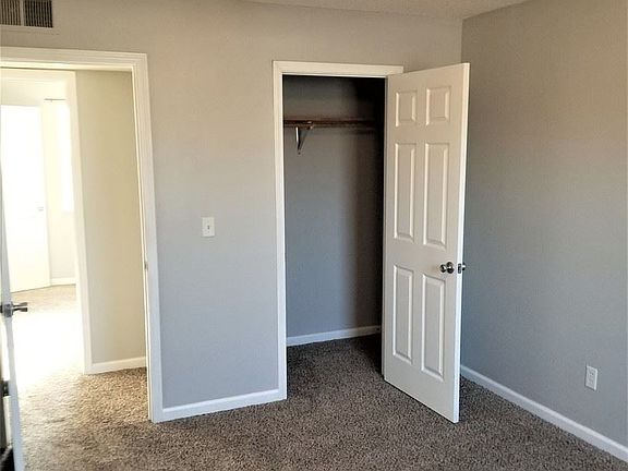 3rd image of 1524 Diuguid Dr