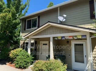 201 Classick Dr, Rogue River, OR 97537