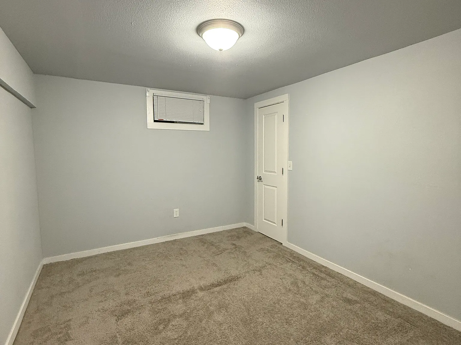 5 bed, 2274 sqft, $1,400 — Photo 3